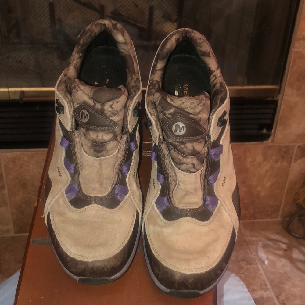 Merrell Chocolate brown hiking shoes size 9.